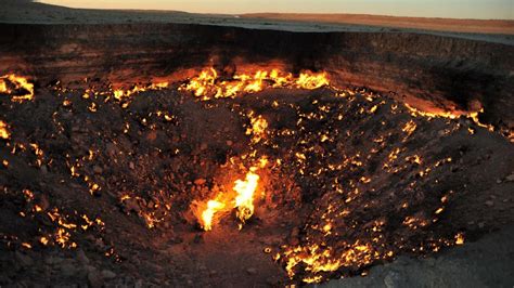 T­ü­r­k­m­e­n­i­s­t­a­n­­d­a­ ­5­0­ ­y­ı­l­d­ı­r­ ­y­a­n­a­n­ ­­C­e­h­e­n­n­e­m­ ­k­a­p­ı­s­ı­­ ­k­a­p­a­t­ı­l­a­c­a­k­